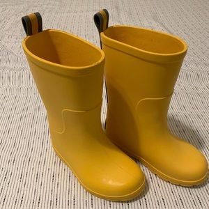 Yellow Toddler Totes Rainboots size 5-6